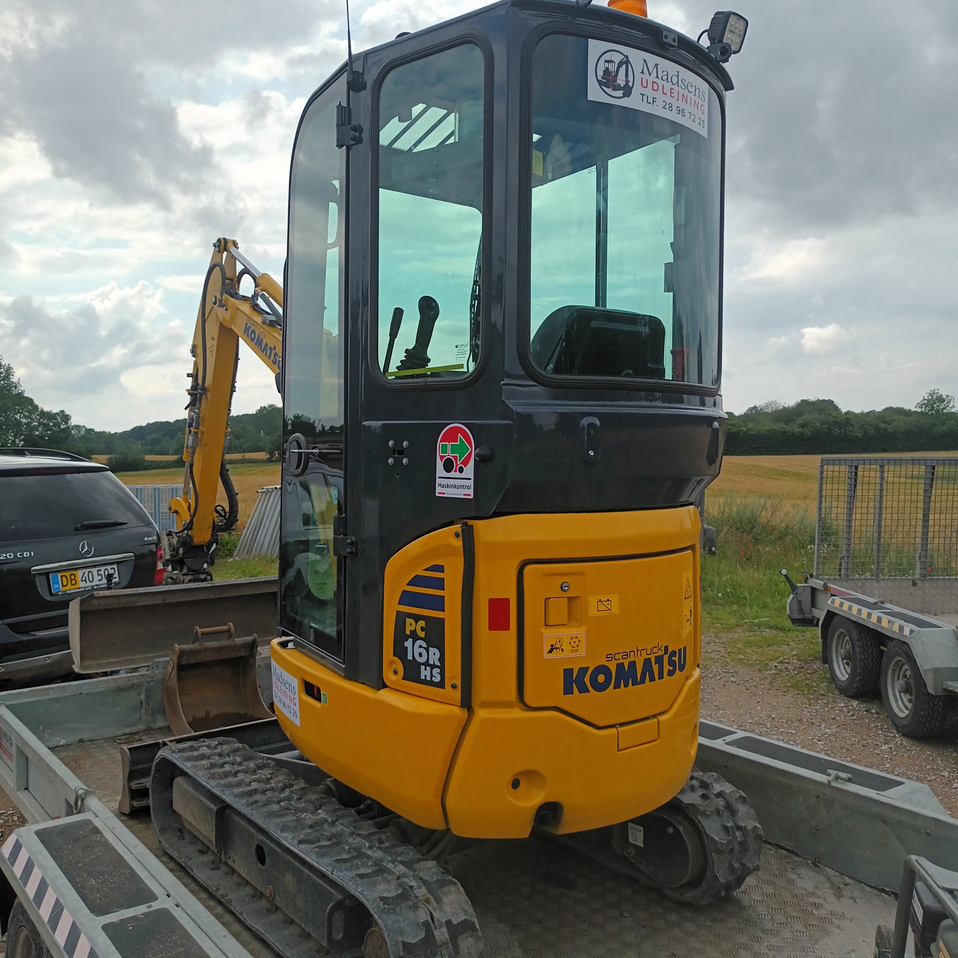 Komatsu PC16-3RHS 1800kg Med Tiltman thumbnail 2