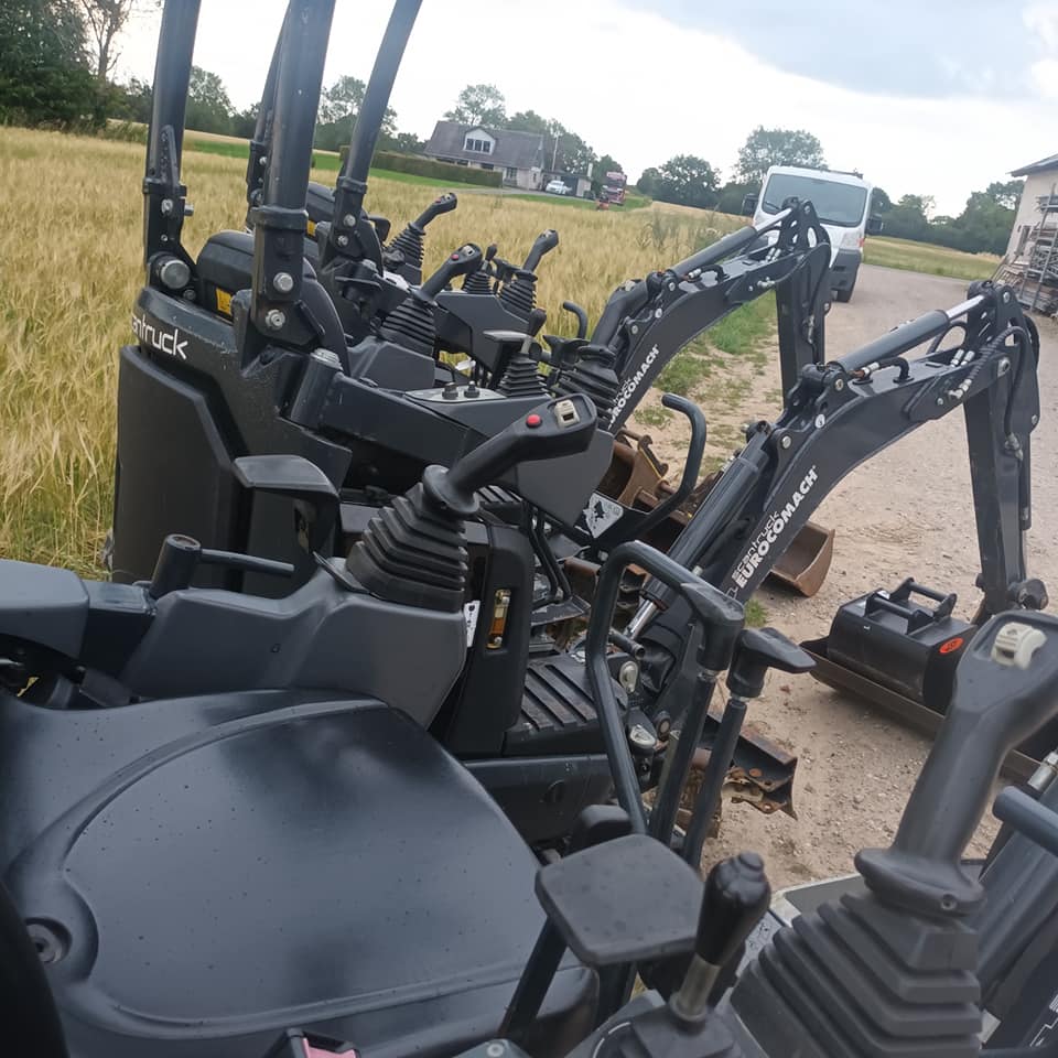 Eurocomach 1200kg Minigraver  thumbnail 1