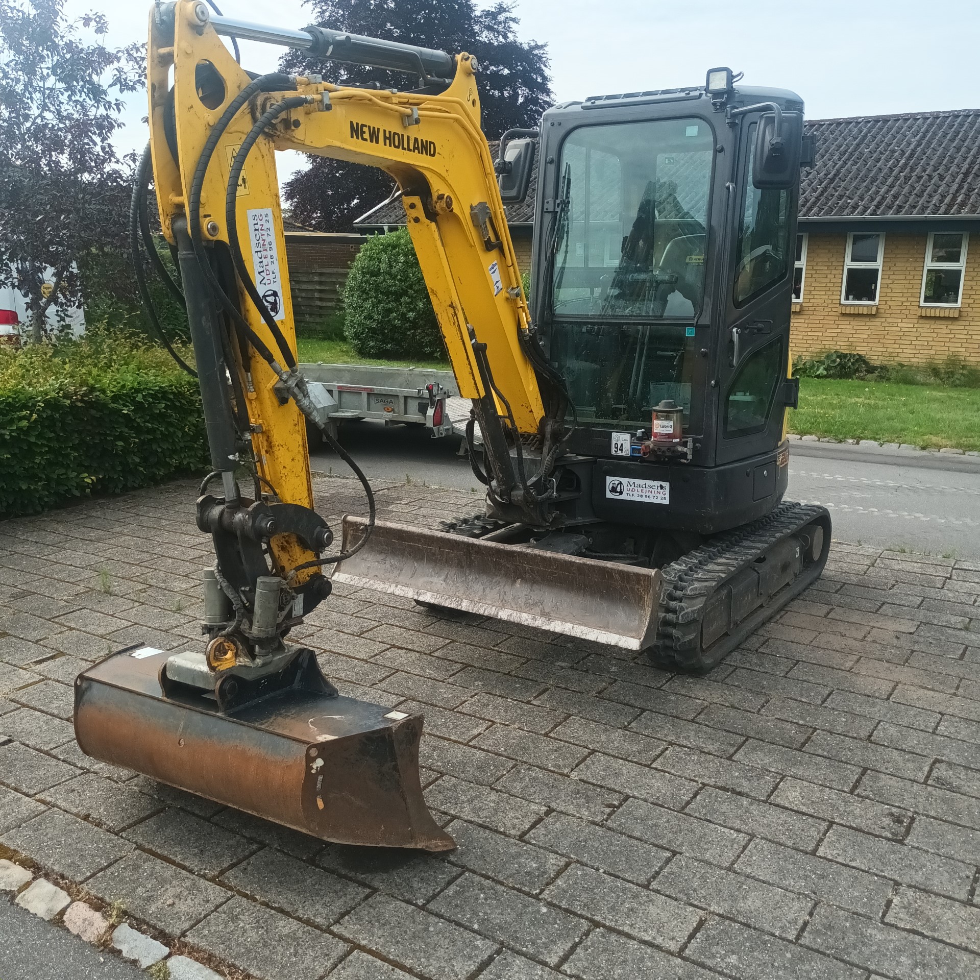 New Holland E26C 2600kg Med Tiltman thumbnail 1